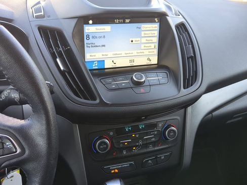 Used 2018 Ford Escape SEL image 30