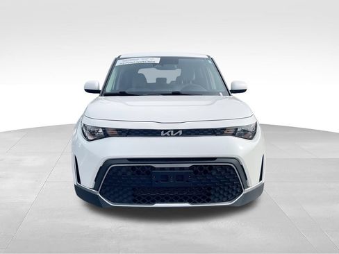 Certified 2025 Kia Soul LX w/ LX Technology Package FWD image 3