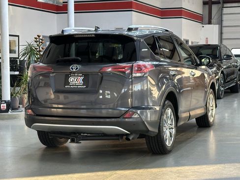 Used 2016 Toyota RAV4 Limited image 2