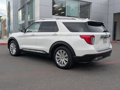 Used 2023 Ford Explorer Limited w/ Limited Technology Package image 4