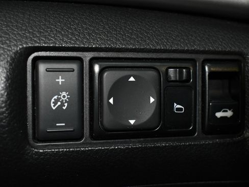 Used 2019 Nissan Sentra SL image 39