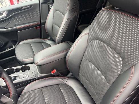 New 2026 Ford Escape ST-Line w/ Cold Weather Package image 9