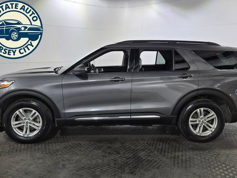 Used 2022 Ford Explorer XLT AWD/4WD image 11