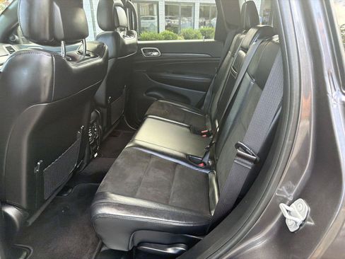 Used 2019 Jeep Grand Cherokee Altitude AWD/4WD image 11