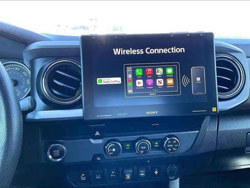 Used 2019 Toyota Tacoma TRD Sport w/ Technology Package RWD image 36