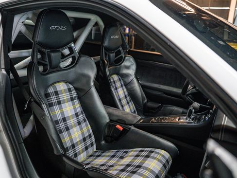 Used 2016 Porsche 911 GT3 RS RWD image 11