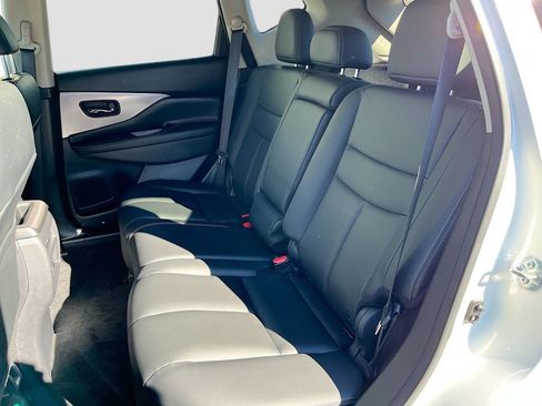 Used 2024 Nissan Murano SV image 19