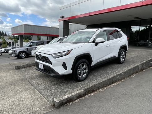 Certified 2024 Toyota RAV4 XLE w/ Convenience Package AWD/4WD image 4