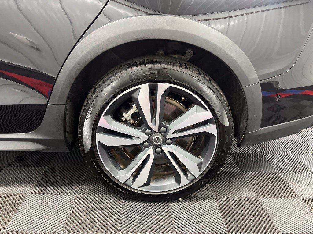 Used 2025 Volvo V60 B5 Cross Country Plus AWD/4WD image 24