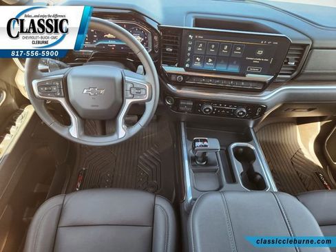 Used 2025 Chevrolet Silverado 1500 LT Trail Boss w/ Convenience Package II image 3