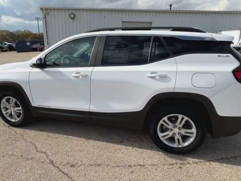 Used 2023 GMC Terrain SLE w/ Driver Convenience Package AWD/4WD image 11