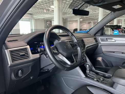 Used 2023 Volkswagen Atlas Cross Sport SE AWD/4WD image 16
