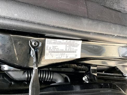 Used 2015 Ford Focus Titanium FWD image 34