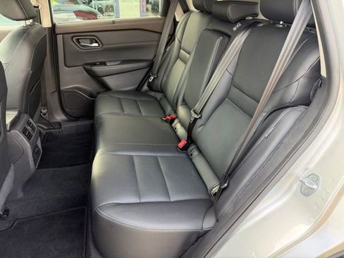 Used 2022 Nissan Rogue SL w/ SL Premium Package image 13