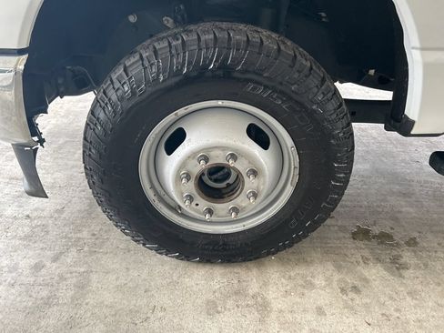 Used 2024 Ford F350 XLT w/ FX4 Off-Road Package AWD/4WD image 13