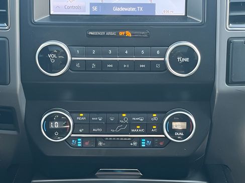 Used 2020 Ford Expedition XLT w/ Equipment Group 202A RWD image 28