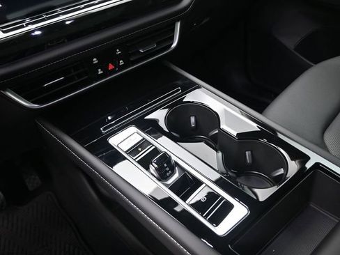 New 2025 Volkswagen Atlas SEL image 31