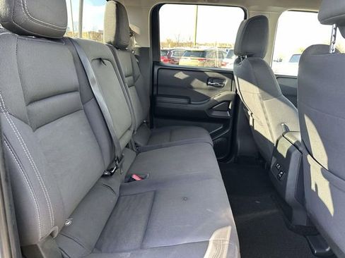 Used 2022 Nissan Frontier SV image 11