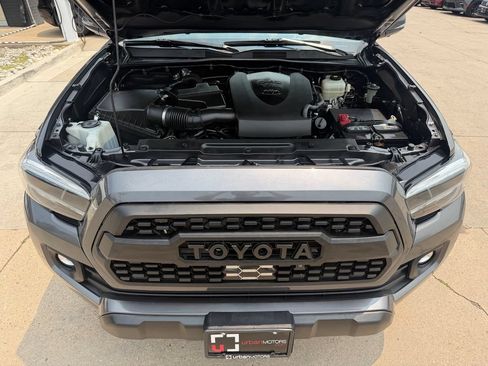 Used 2020 Toyota Tacoma TRD Off-Road w/ TRD Premium Off Road Package AWD/4WD image 44