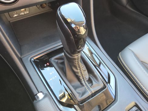 Used 2022 Subaru Crosstrek 2.5i Sport w/ Moonroof Package image 23