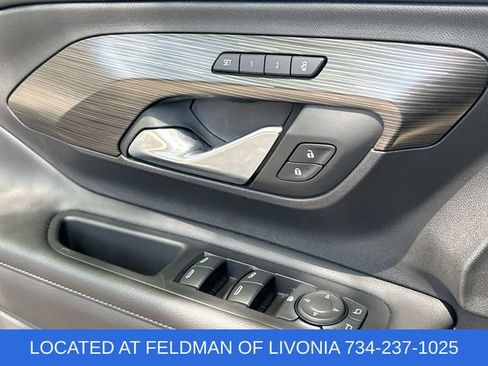 Certified 2023 GMC Terrain SLT FWD image 22