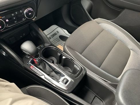 Used 2025 Chevrolet TrailBlazer LT w/ Convenience Package image 29