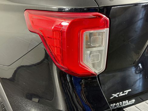 Used 2021 Ford Explorer XLT w/ Equipment Group 202A RWD image 36