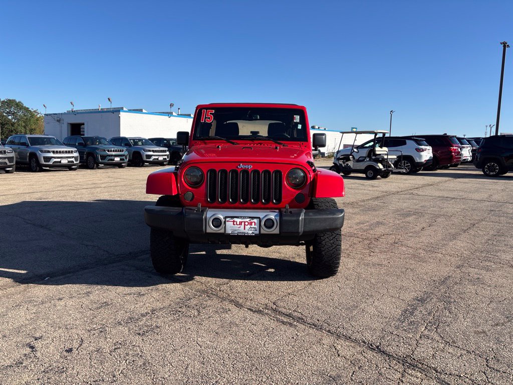 Used 2015 Jeep Wrangler Unlimited Sahara w/ Connectivity Group AWD/4WD image 8