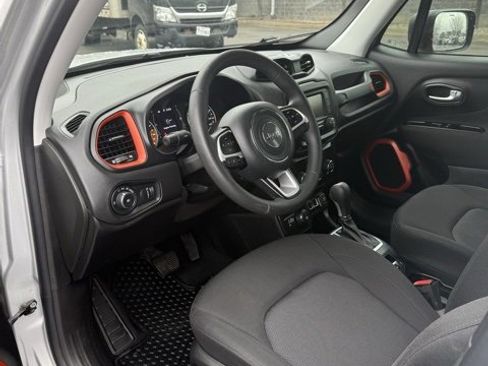 Used 2019 Jeep Renegade Sport image 12