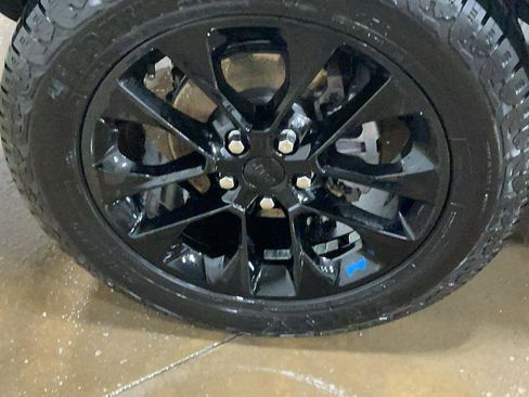 Used 2022 Jeep Wrangler Unlimited Sahara w/ Cold Weather Group image 8