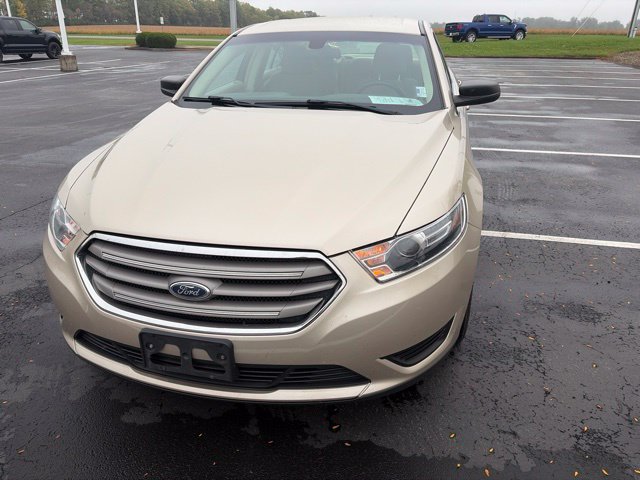 Used 2017 Ford Taurus SE FWD image 4