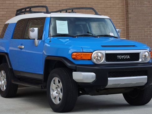 Used 2007 Toyota FJ Cruiser 2WD image 7