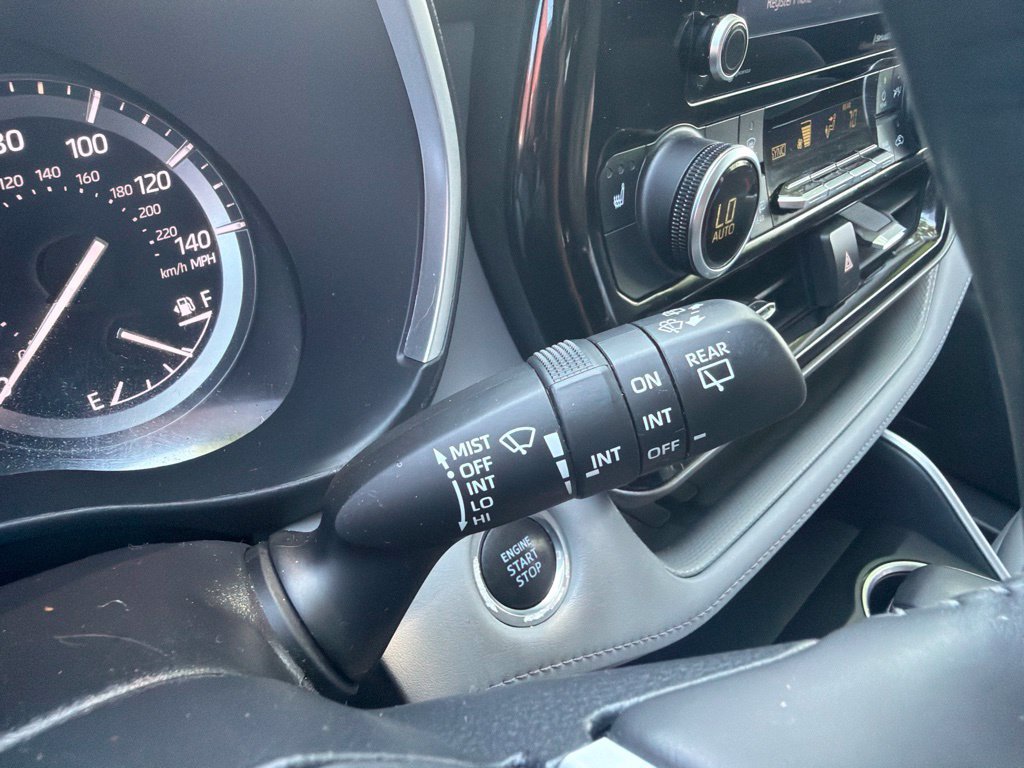 Used 2021 Toyota Highlander XLE AWD/4WD image 37
