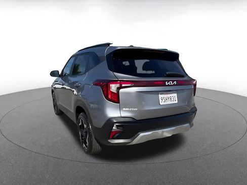 Used 2025 Kia Seltos S image 11