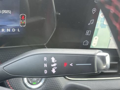 Used 2026 Chevrolet Equinox RS FWD image 21