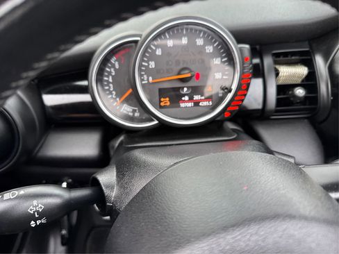 Used 2017 MINI Cooper Convertible image 19