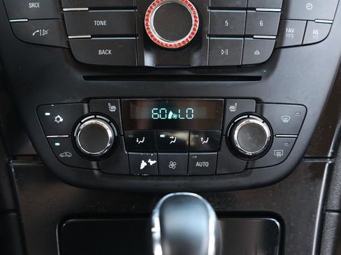 Used 2013 Buick Regal Premium image 30