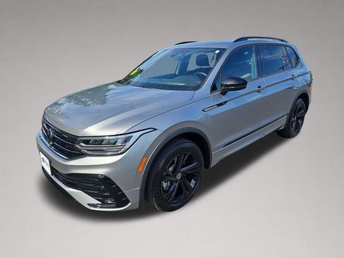 Used 2024 Volkswagen Tiguan SE R-Line AWD/4WD image 8