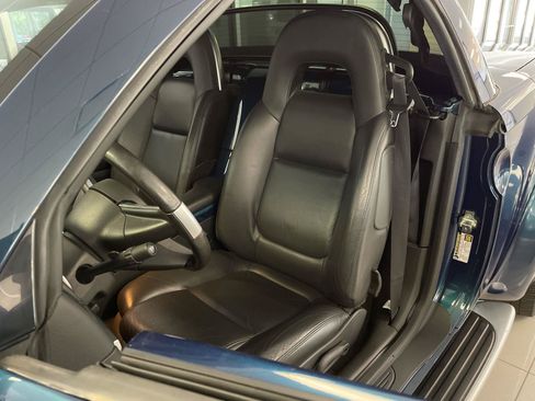 Used 2005 Chevrolet SSR w/ Preferred Equipment Group RWD image 10