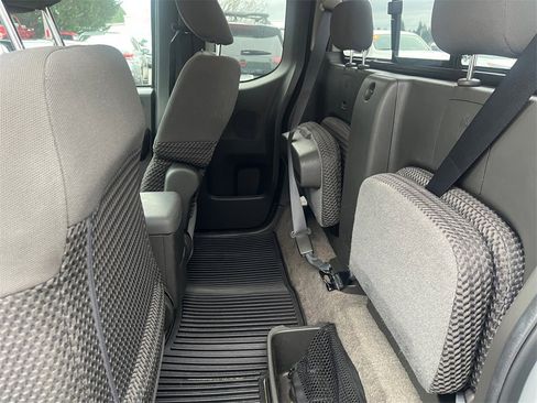 Used 2012 Nissan Frontier SV w/ SV Premium Utility Pkg image 17