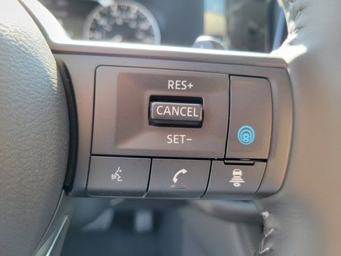 New 2025 Nissan Pathfinder SV w/ Black Appearance Package image 19