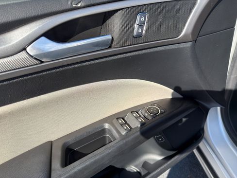 Used 2018 Ford Fusion S image 28