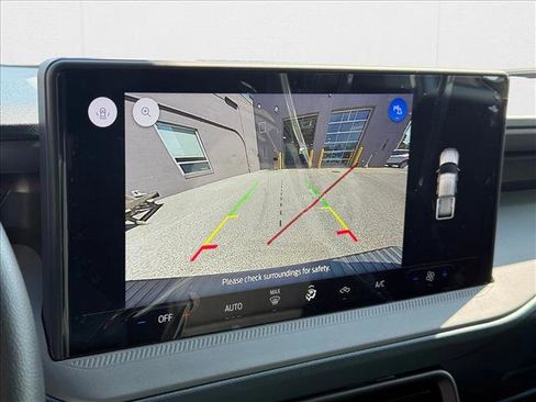 New 2025 Ford Maverick XL image 12