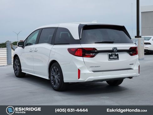 New 2026 Honda Odyssey Touring image 3