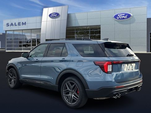 Used 2025 Ford Explorer ST image 5