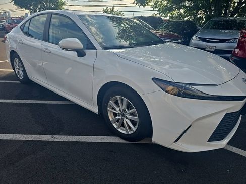 Used 2025 Toyota Camry LE FWD image 3