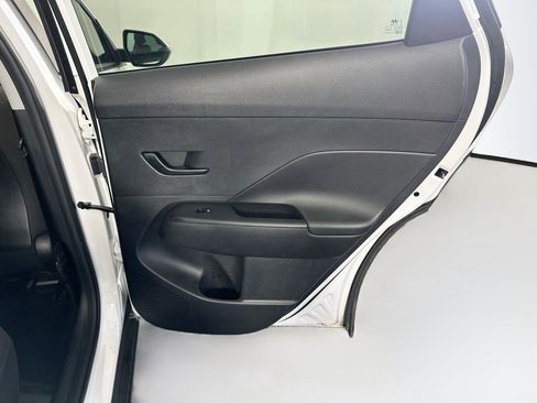 Used 2025 Hyundai Kona SEL FWD image 29