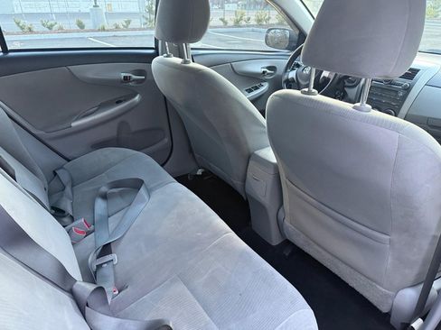 Used 2011 Toyota Corolla LE FWD image 13