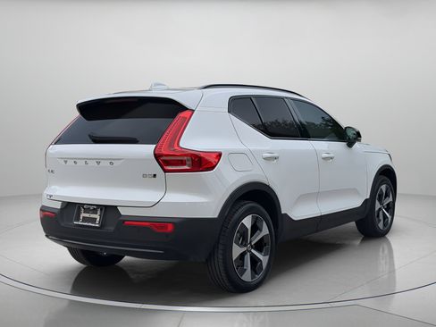Used 2026 Volvo XC40 B5 Plus AWD/4WD image 40