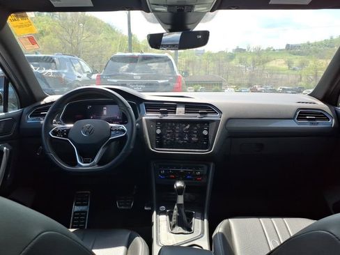 Used 2023 Volkswagen Tiguan SE R-Line FWD image 13